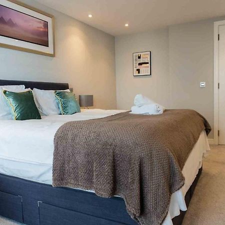 Gunwharf Quays Apartments Portsmouth Esterno foto