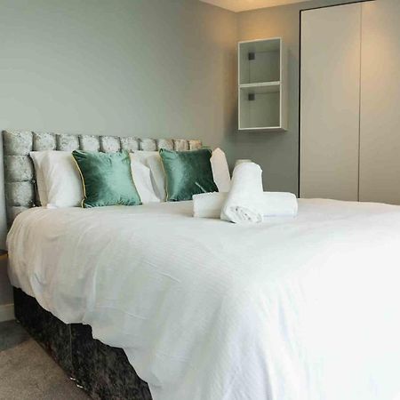 Gunwharf Quays Apartments Portsmouth Esterno foto