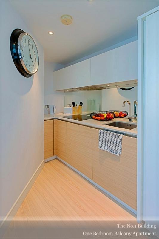Gunwharf Quays Apartments Portsmouth Esterno foto
