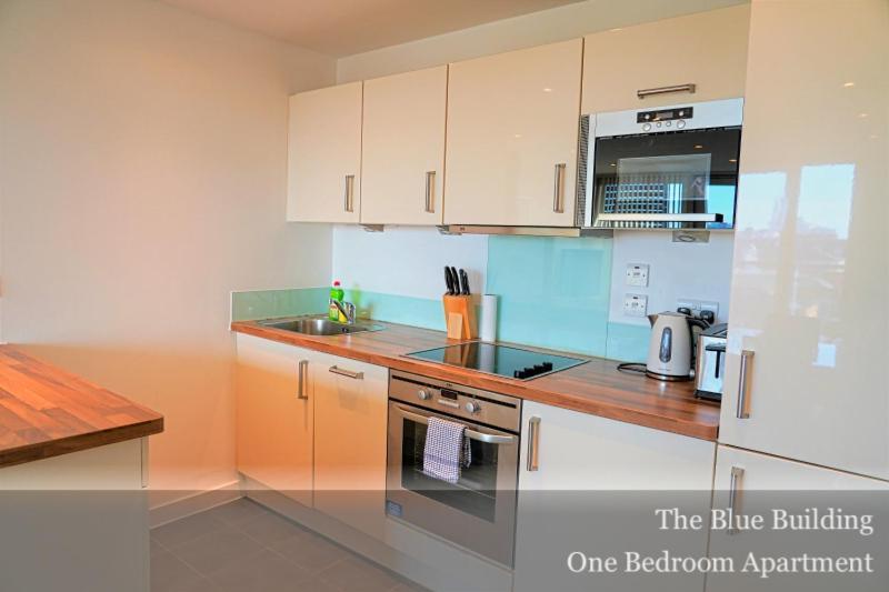 Gunwharf Quays Apartments Portsmouth Esterno foto