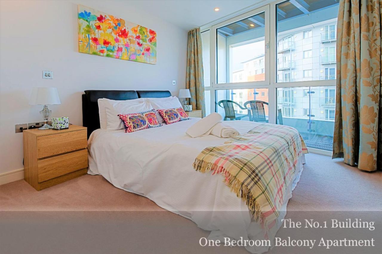 Gunwharf Quays Apartments Portsmouth Esterno foto