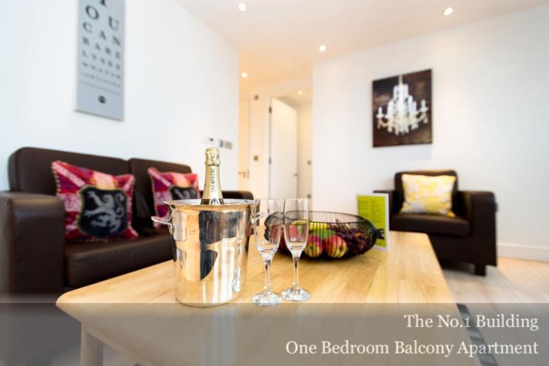 Gunwharf Quays Apartments Portsmouth Esterno foto