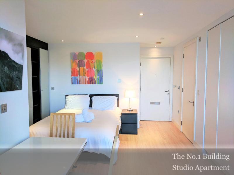 Gunwharf Quays Apartments Portsmouth Esterno foto