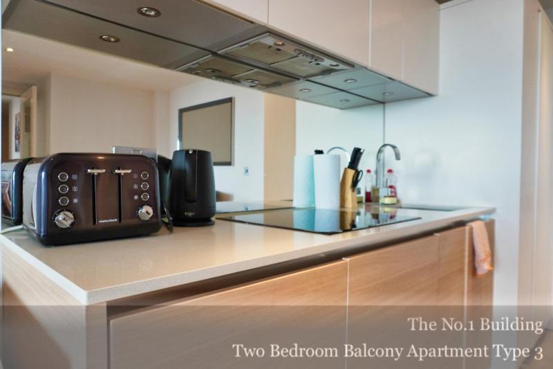 Gunwharf Quays Apartments Portsmouth Esterno foto