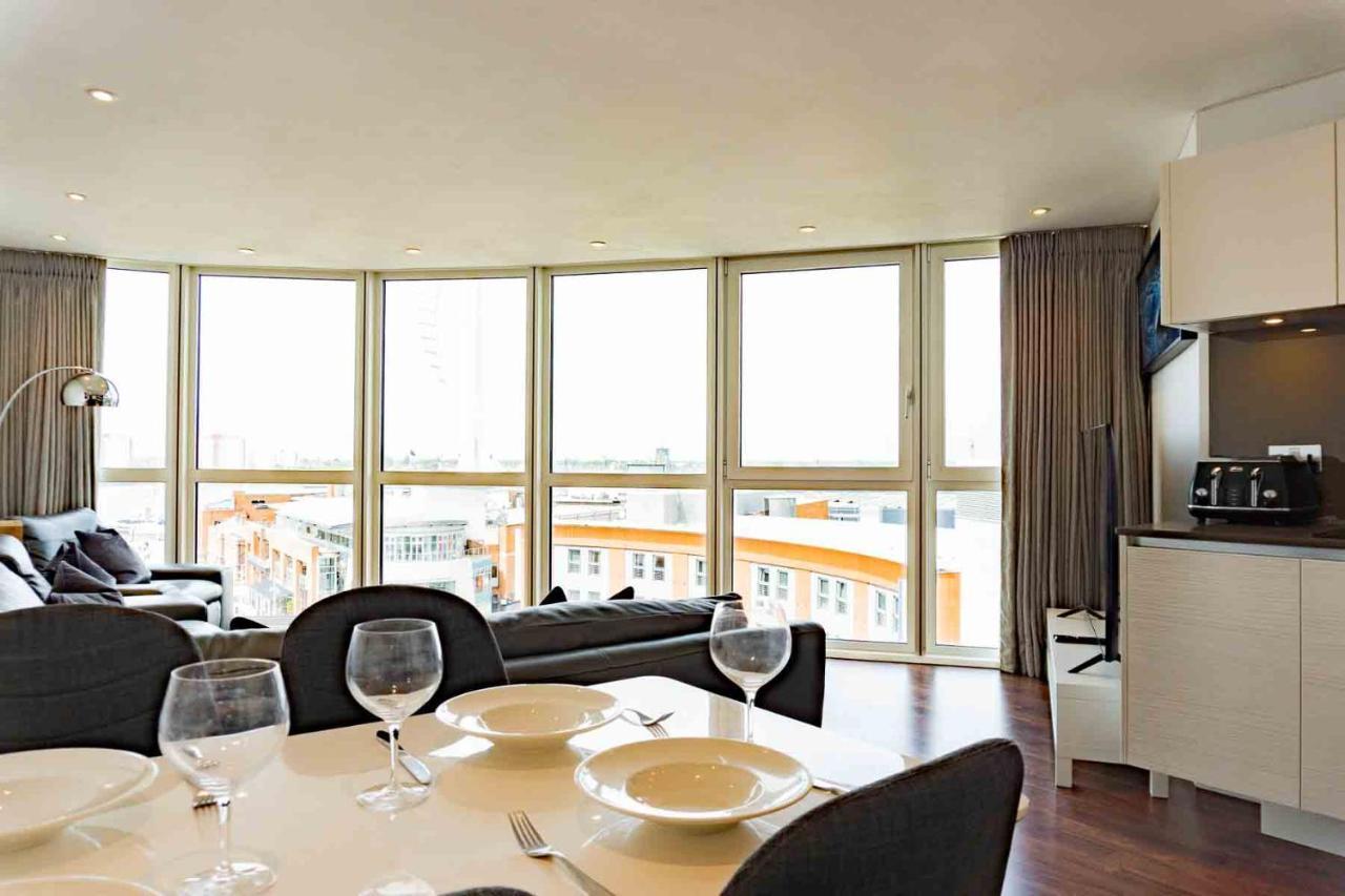 Gunwharf Quays Apartments Portsmouth Esterno foto