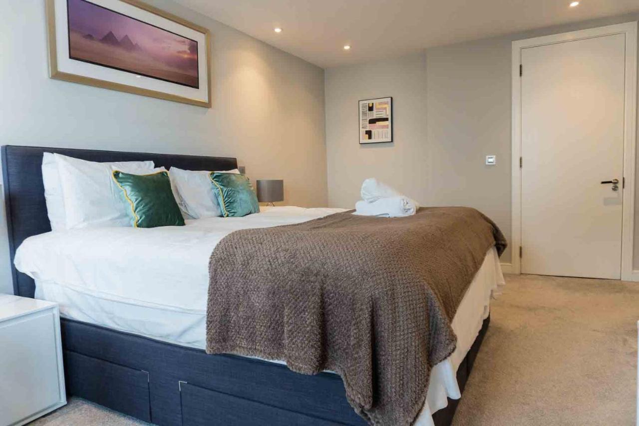 Gunwharf Quays Apartments Portsmouth Esterno foto
