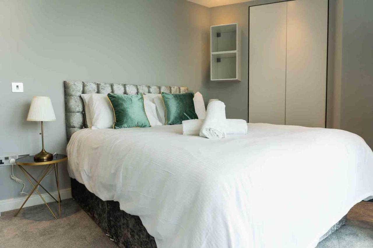 Gunwharf Quays Apartments Portsmouth Esterno foto
