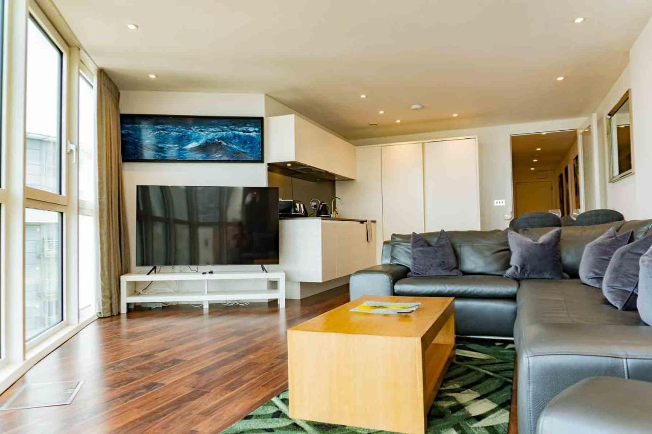 Gunwharf Quays Apartments Portsmouth Esterno foto