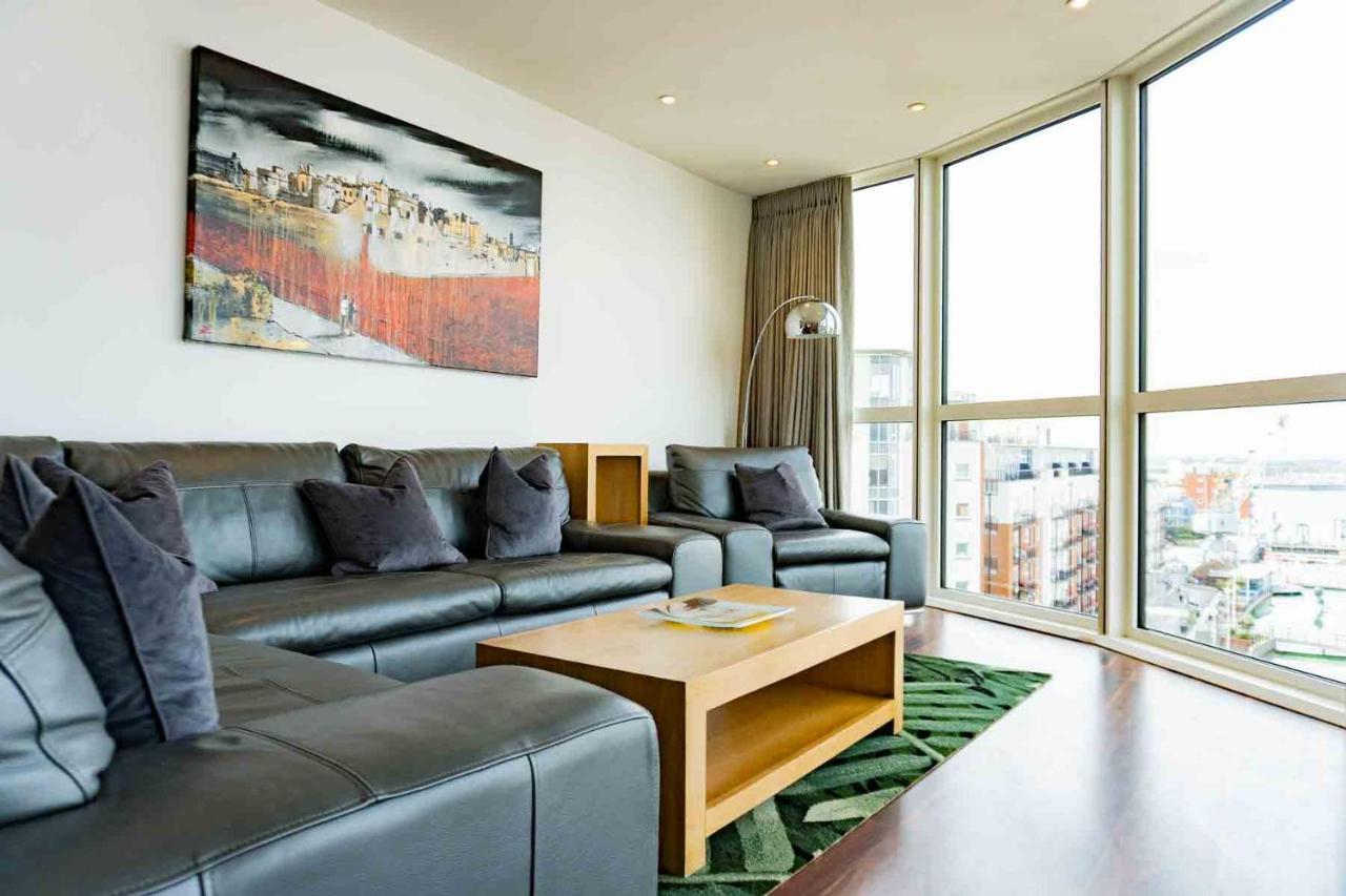 Gunwharf Quays Apartments Portsmouth Esterno foto