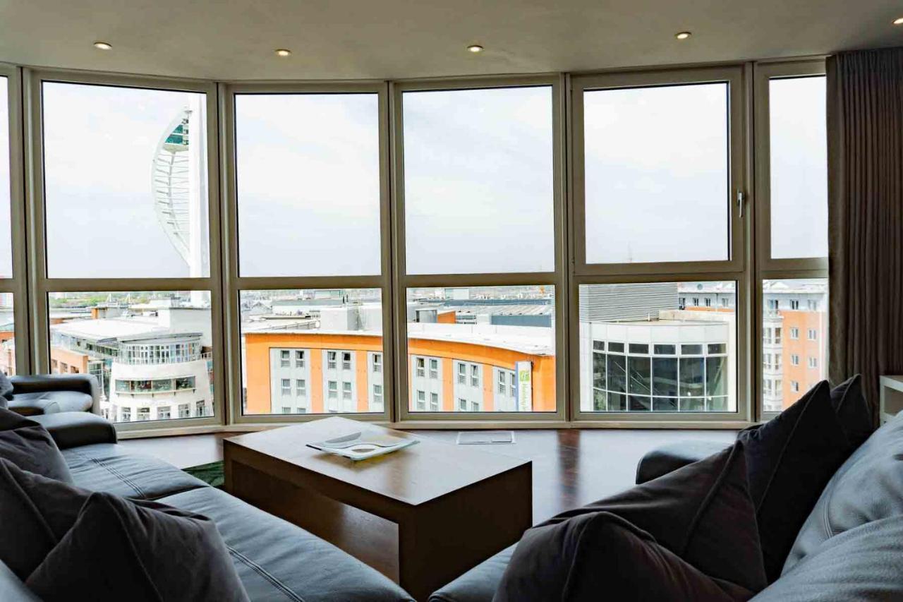 Gunwharf Quays Apartments Portsmouth Esterno foto